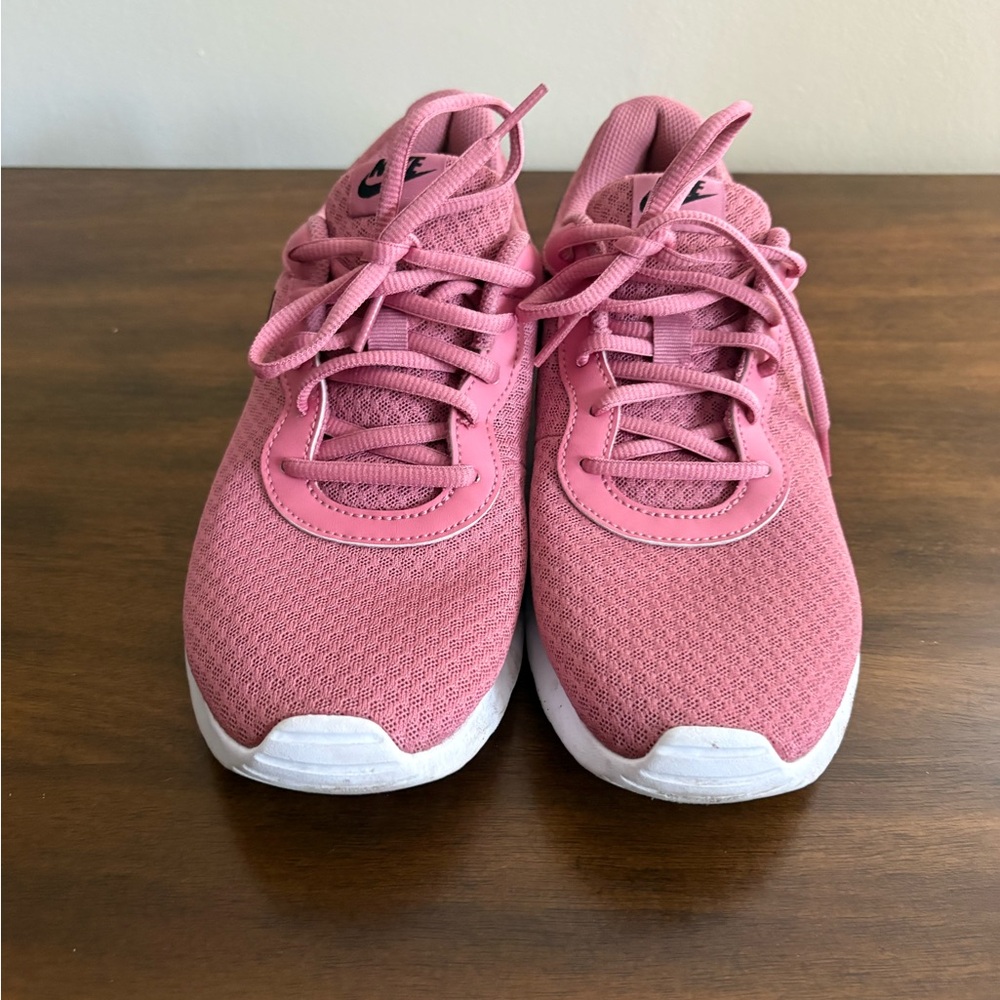 Nike Pink Athletic Shoes Basic Tennis Shoe Womens Size 9.5 - Picture 2 of 10
